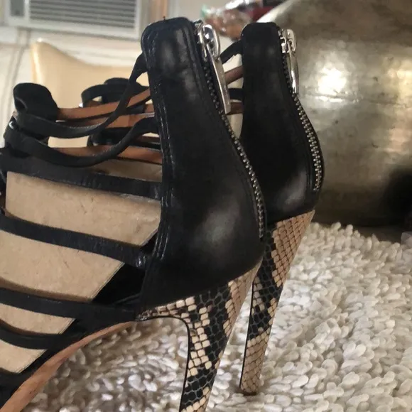 🛍️ COACH Black Leather Snakeskin Threaded Open Toe Heeled Sandals
