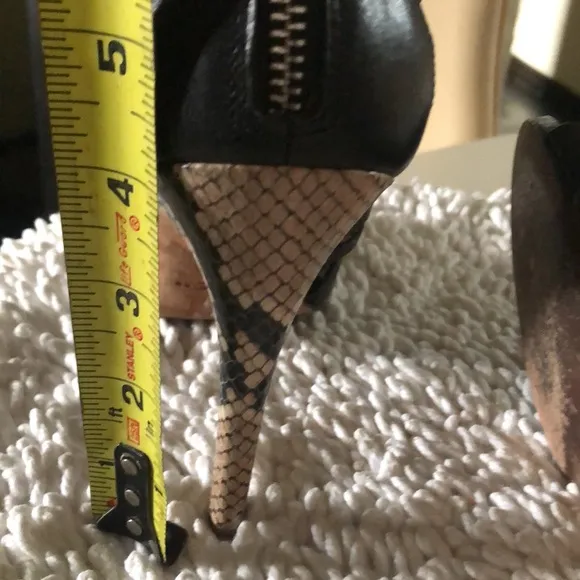 🛍️ COACH Black Leather Snakeskin Threaded Open Toe Heeled Sandals