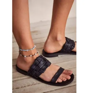 🖤 Free People Winding River Sandal in Black sizes 8 and 9.5 Available