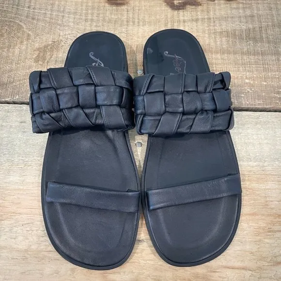 🖤 Free People Winding River Sandal in Black sizes 8 and 9.5 Available