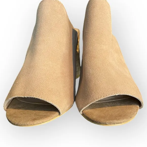 10-017 Sbicca Suede Block Espadrille Sandals