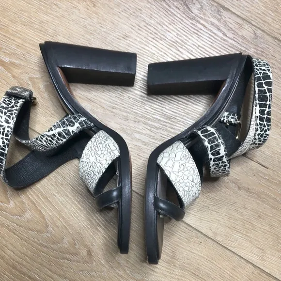 10 Crosby Derek Lam BNW Shirin Sandals Size 6