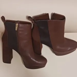 $169 NWOT VINCE CAMUTO Genuine Leather/Suede Boots