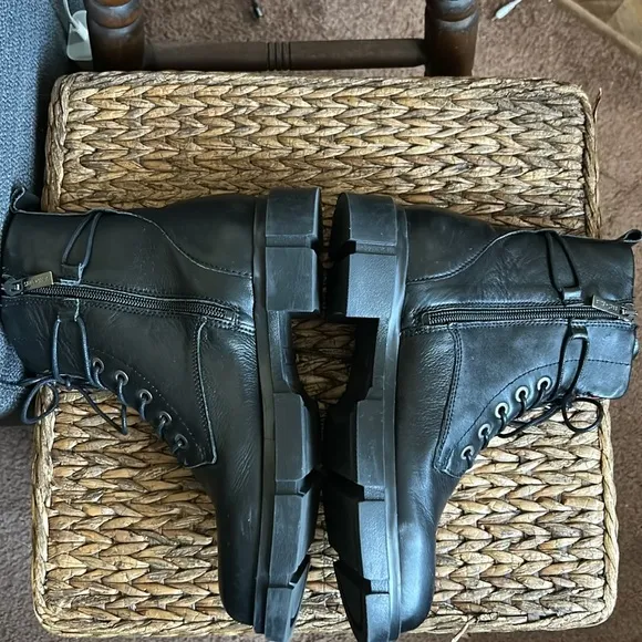 $269 Saint   Sofia Noho Boot -Black Boots Size 7