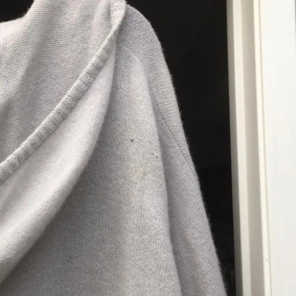 27 MALIBU/GRAY-CASHMERE PONCHO HOODIE