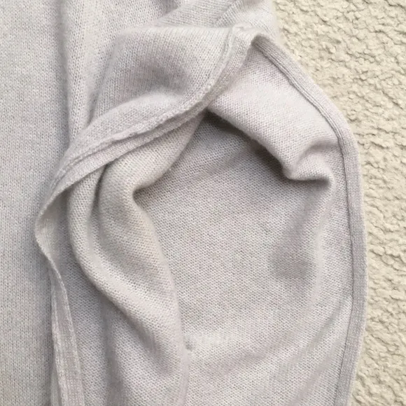 27 MALIBU/GRAY-CASHMERE PONCHO HOODIE