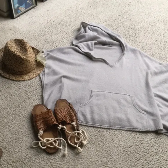 27 MALIBU/GRAY-CASHMERE PONCHO HOODIE