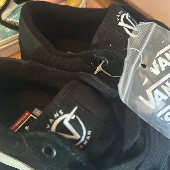 #43❤️ Brand new Vans Rowan pro sneakers