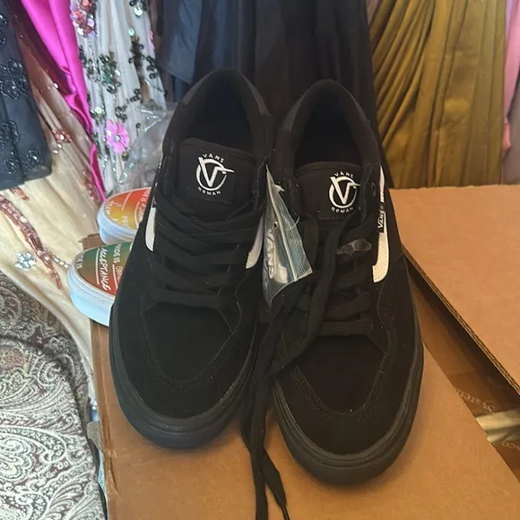 #43❤️ Brand new Vans Rowan pro sneakers