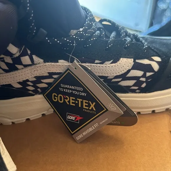 #44❤️ BNWT Vans UltraRange EXO Hi GTX checked sneakers in black