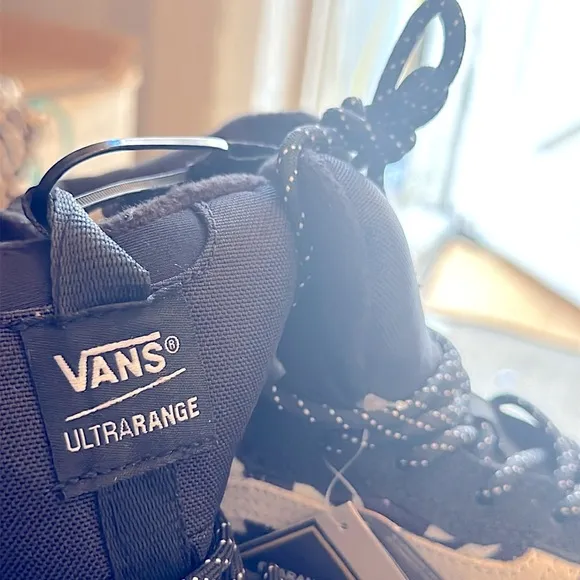 #44❤️ BNWT Vans UltraRange EXO Hi GTX checked sneakers in black