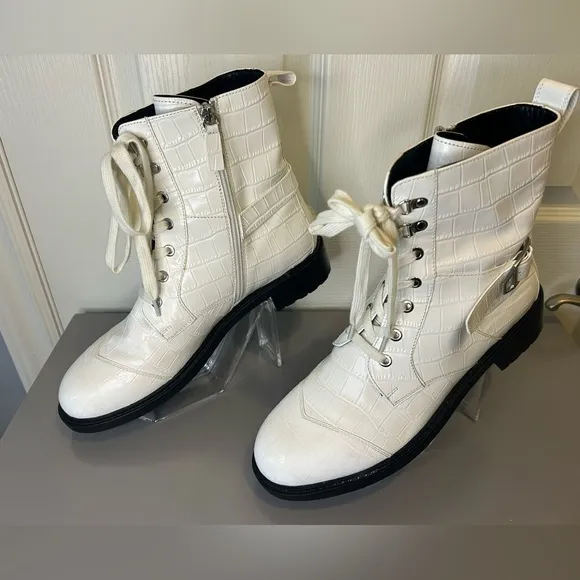 “Aerosoles” Women’s White Lace Up Ankle Boots w/Side Zipper&amp; Chunky Sole Size 10
