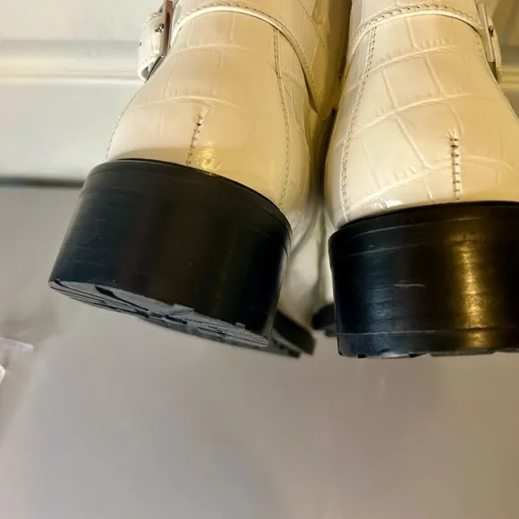 “Aerosoles” Women’s White Lace Up Ankle Boots w/Side Zipper&amp; Chunky Sole Size 10