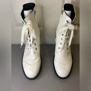 “Aerosoles” Women’s White Lace Up Ankle Boots w/Side Zipper&amp; Chunky Sole Size 10