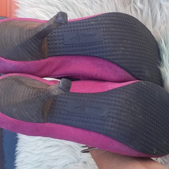 ALEC BARBIE Pink Fuchsia  Suede loafers Pumps heels  size 9