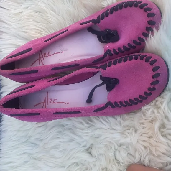 ALEC BARBIE Pink Fuchsia  Suede loafers Pumps heels  size 9