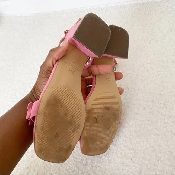 Ann Taylor pink sandals