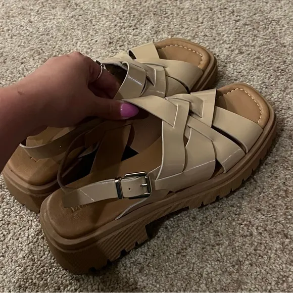 Anthropologie Maeve Open-Toe Fisherman Sandals Tan Patent Leather Buckle