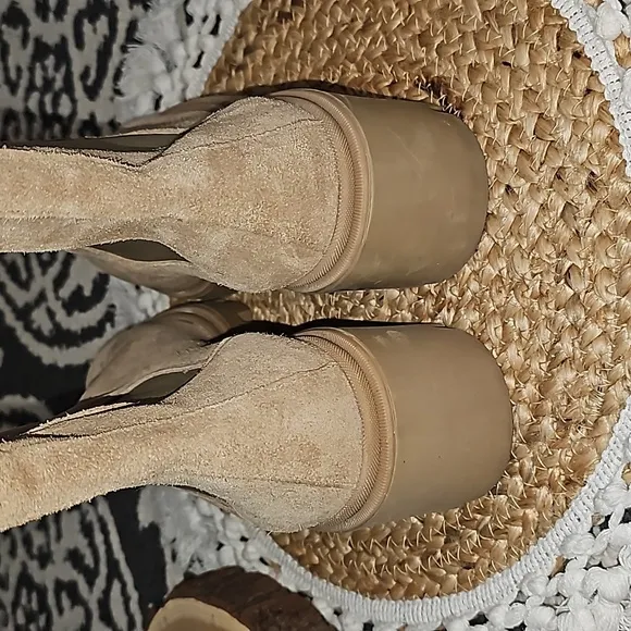 Antonio de Faria Tara Chunky Tan Chelsea Boots Sz 9 EUC Capsule Wardrobe Chunky