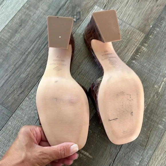 Antonio Melani brown leather open toe square heel sandals size 7