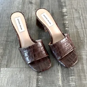 Antonio Melani brown leather open toe square heel sandals size 7