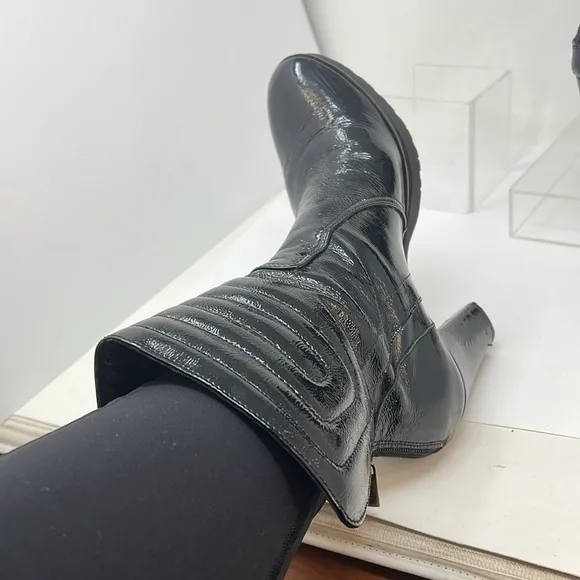 Aquatalia Sz 9 Black Patent Leather Mid Calf Back Zip Heel Boot