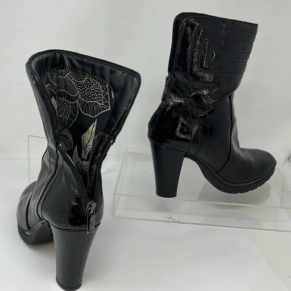 Aquatalia Sz 9 Black Patent Leather Mid Calf Back Zip Heel Boot