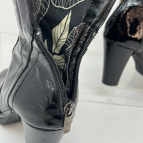 Aquatalia Sz 9 Black Patent Leather Mid Calf Back Zip Heel Boot