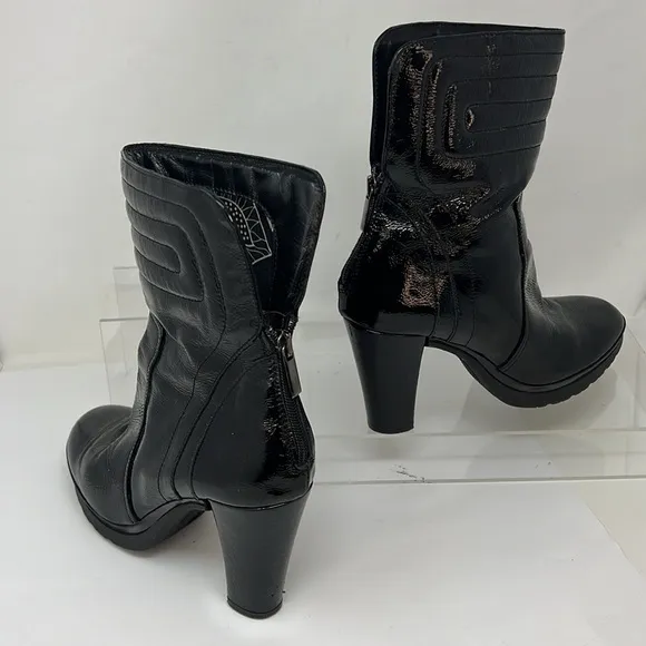 Aquatalia Sz 9 Black Patent Leather Mid Calf Back Zip Heel Boot