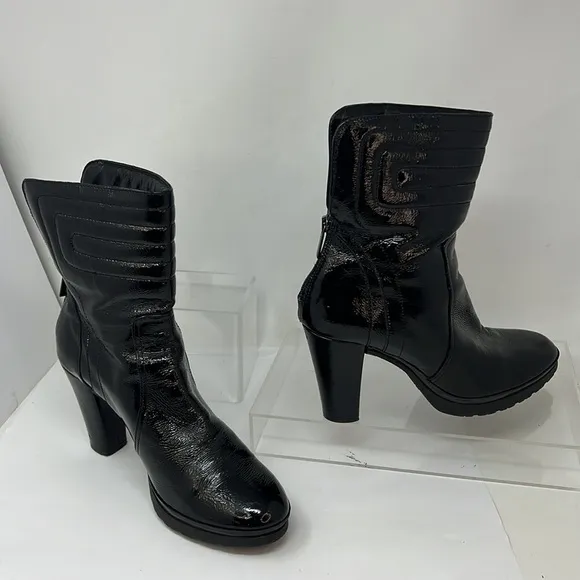 Aquatalia Sz 9 Black Patent Leather Mid Calf Back Zip Heel Boot