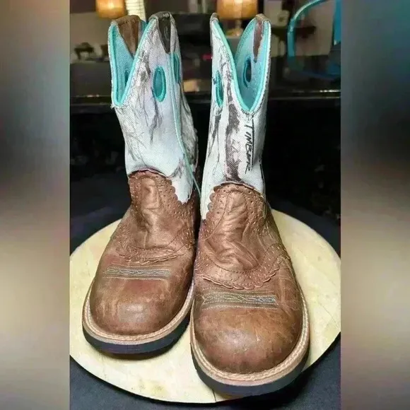 Ariat “Fat Baby” Mid calf cowboy boots; women’s size: 7.5B, mid calf; round toe