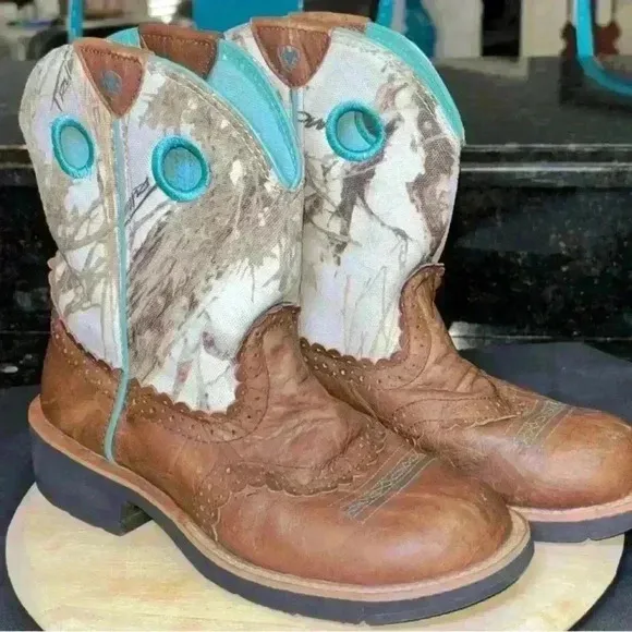 Ariat “Fat Baby” Mid calf cowboy boots; women’s size: 7.5B, mid calf; round toe