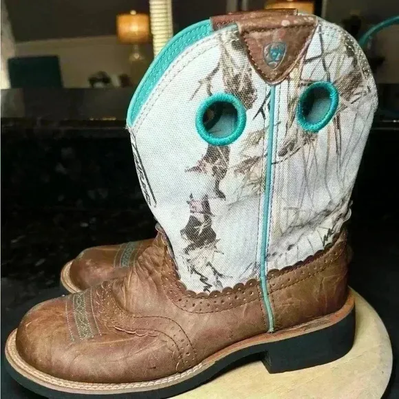Ariat “Fat Baby” Mid calf cowboy boots; women’s size: 7.5B, mid calf; round toe