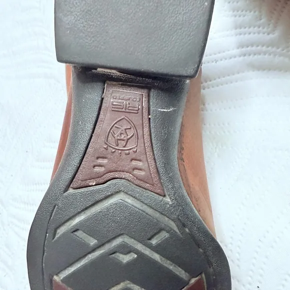 Ariat Heritage Roper Women’s Brown Leather Cowboy Boots. Size 9