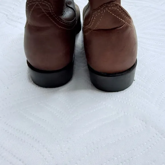 Ariat Heritage Roper Women’s Brown Leather Cowboy Boots. Size 9