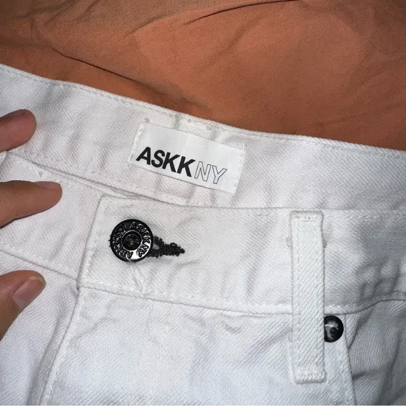 Askk NY Jax Short in Distressed Ivory sz 28 #II