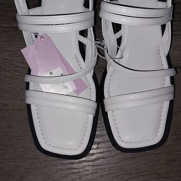 Asymmetrical band with sling back open toe sandals sz 9.5