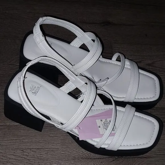 Asymmetrical band with sling back open toe sandals sz 9.5