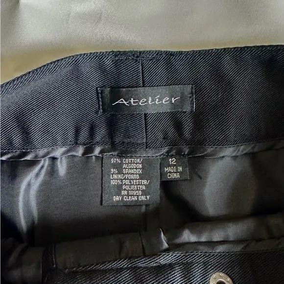 ATELIER BLACK KNEE LENGTH SKIRT SLEEK UTILITY STYLE CLASSIC SIZE/12 LARGE