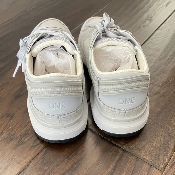 Athletics, ONE Sneakers Men’s shoes, size 9
