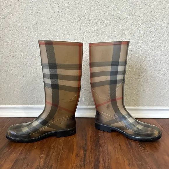 AUTHENTIC BURBERRY LONDON Mid-Calf Rain Boots in Signature Plaid
