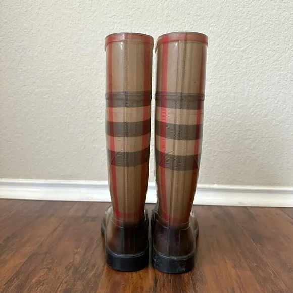 AUTHENTIC BURBERRY LONDON Mid-Calf Rain Boots in Signature Plaid