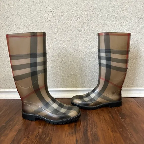 AUTHENTIC BURBERRY LONDON Mid-Calf Rain Boots in Signature Plaid