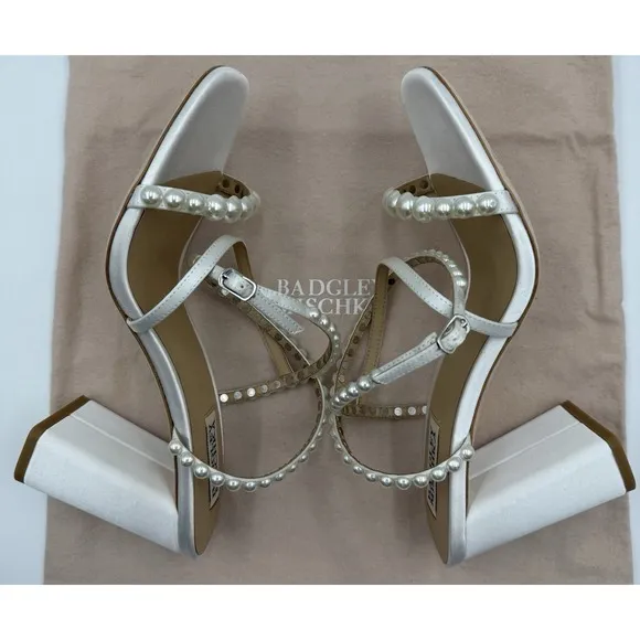 Badgley Mischka Feisty Heels SZ US 9 White Embellished Pearl Satin NIB Display