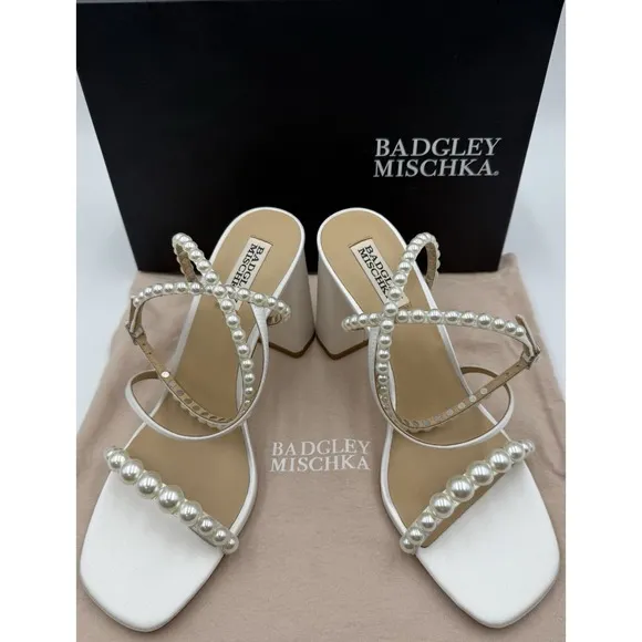 Badgley Mischka Feisty Heels SZ US 9 White Embellished Pearl Satin NIB Display