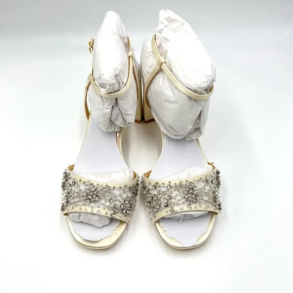 Badgley Mischka Womens Blaine Ivory Satin Jeweled Dress Sandals Heels Shoes 7