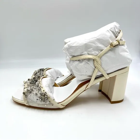 Badgley Mischka Womens Blaine Ivory Satin Jeweled Dress Sandals Heels Shoes 8