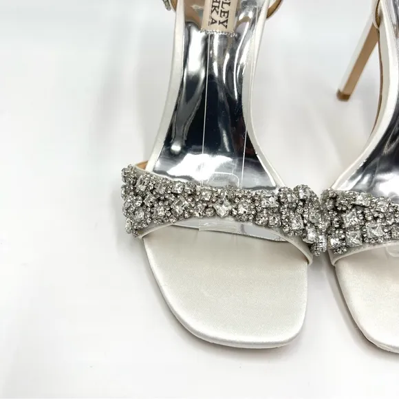 Badgley Mischka Womens Galia Soft White Satin Jeweled Dress Sandals Heels Shoes