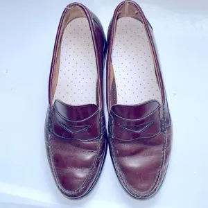Bass dark brown slip on penny loafers