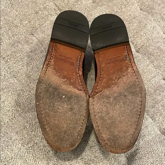 Bass Weejuns burgundy leather penny loafers size 10.5D